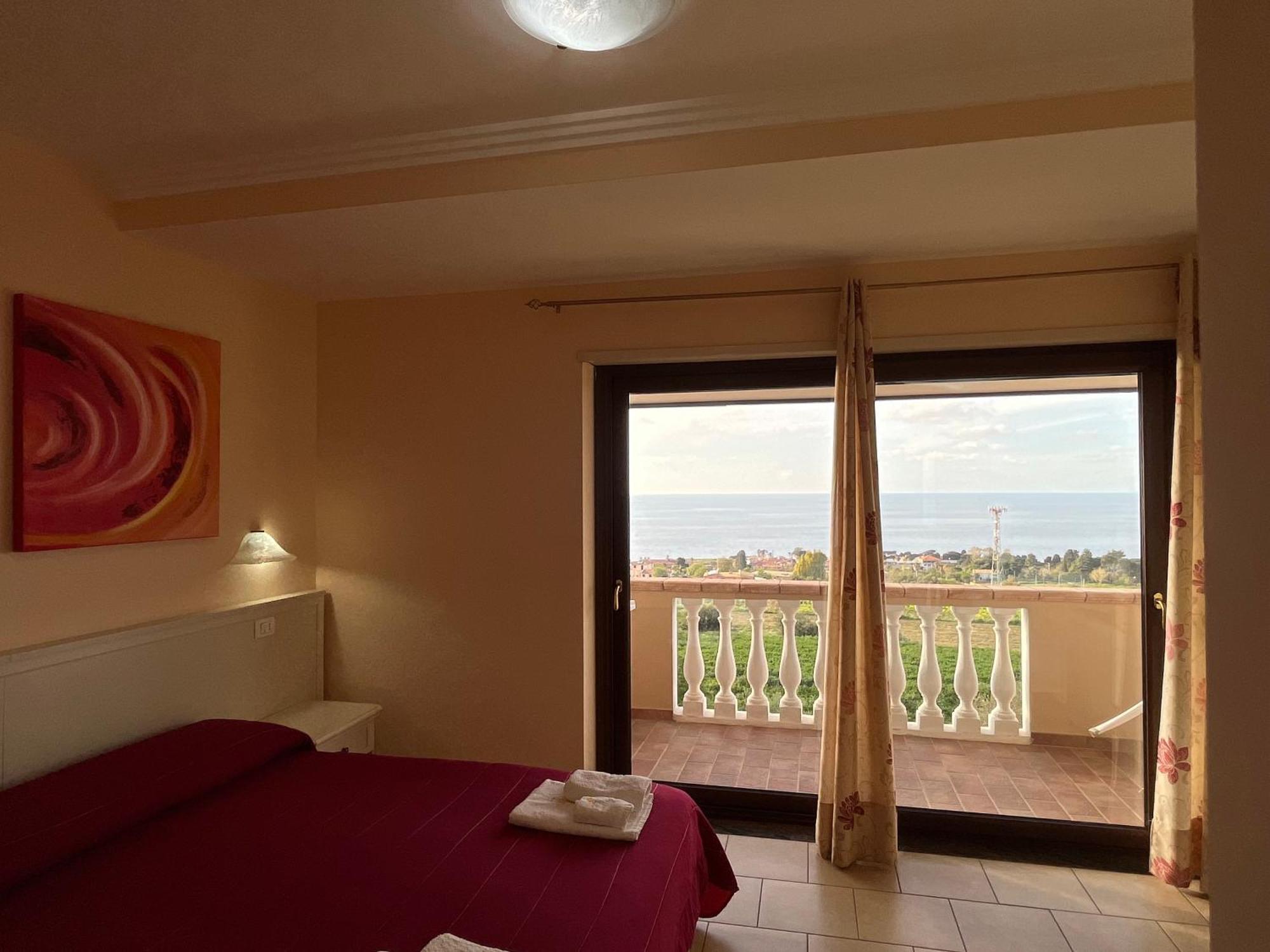 Residenza Domus Aurea Tropea- Vista Mare Hotel Santa Domenica  Exterior foto