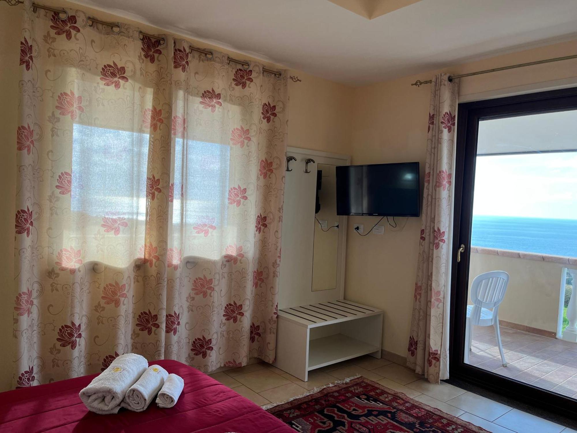 Residenza Domus Aurea Tropea- Vista Mare Hotel Santa Domenica  Exterior foto