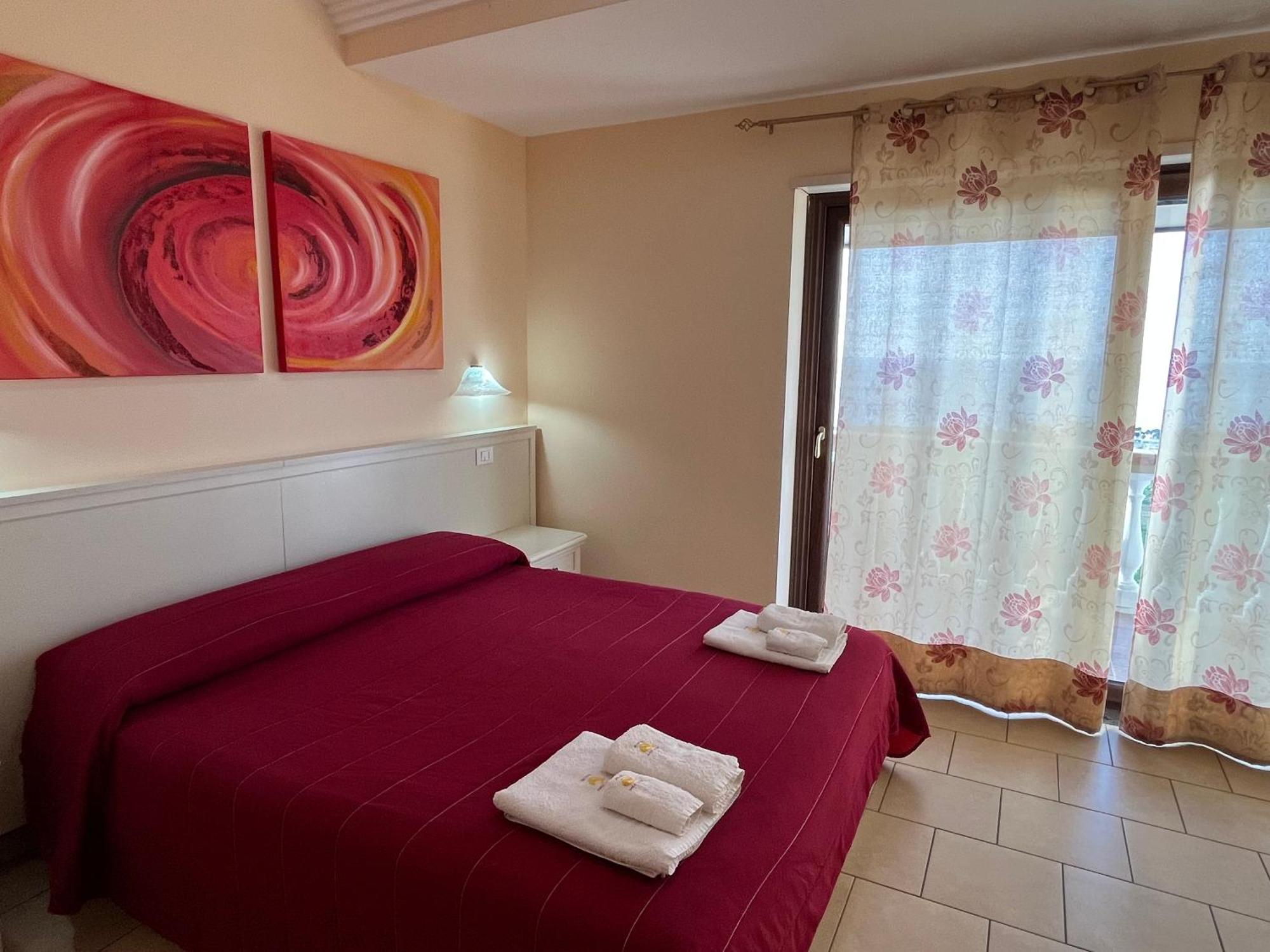 Residenza Domus Aurea Tropea- Vista Mare Hotel Santa Domenica  Exterior foto